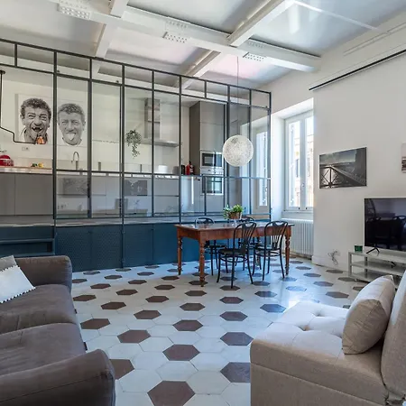 Апартаменты Iflat Contemporary Design Living In